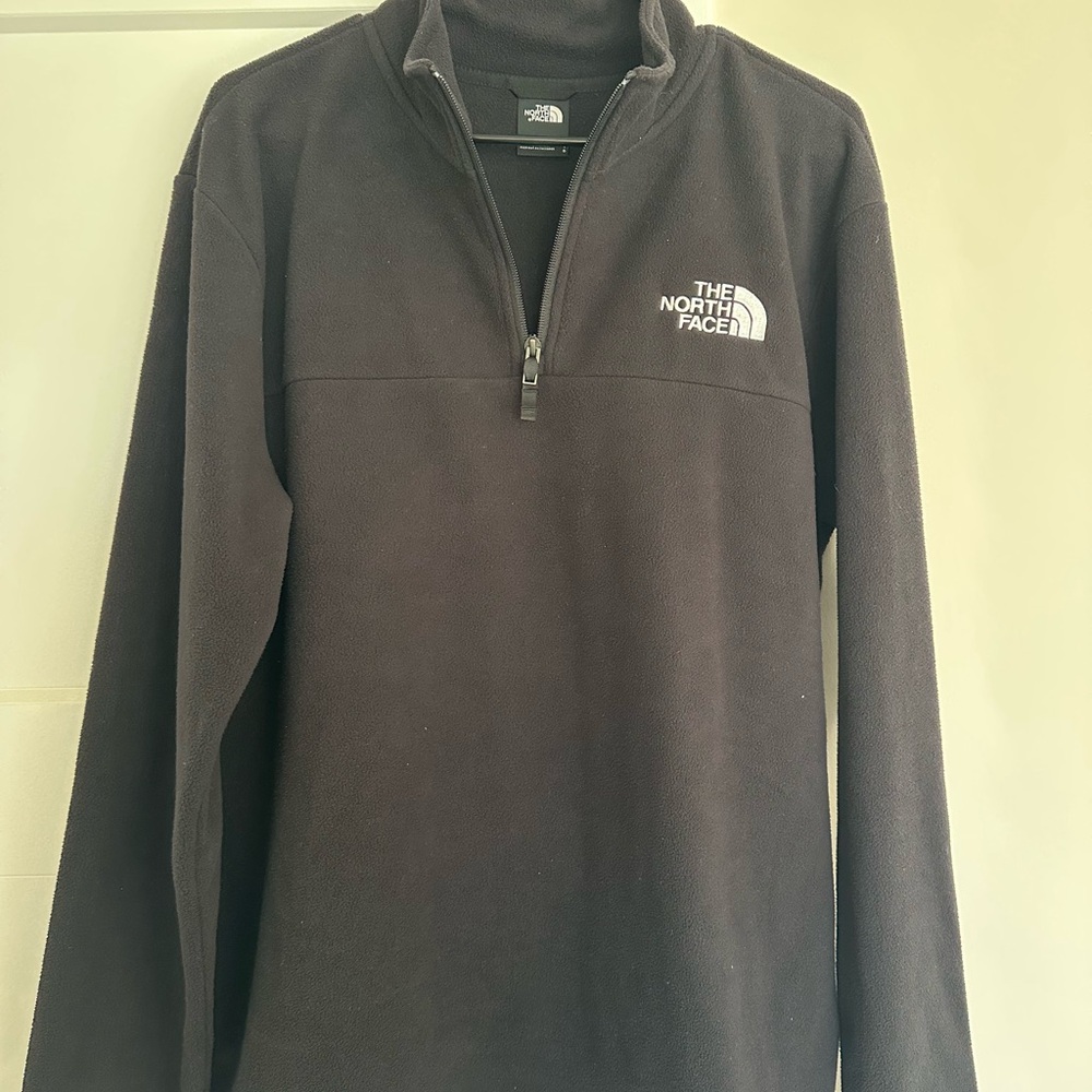 The North Face Black Fleece Pullover men’s Large. NWOT